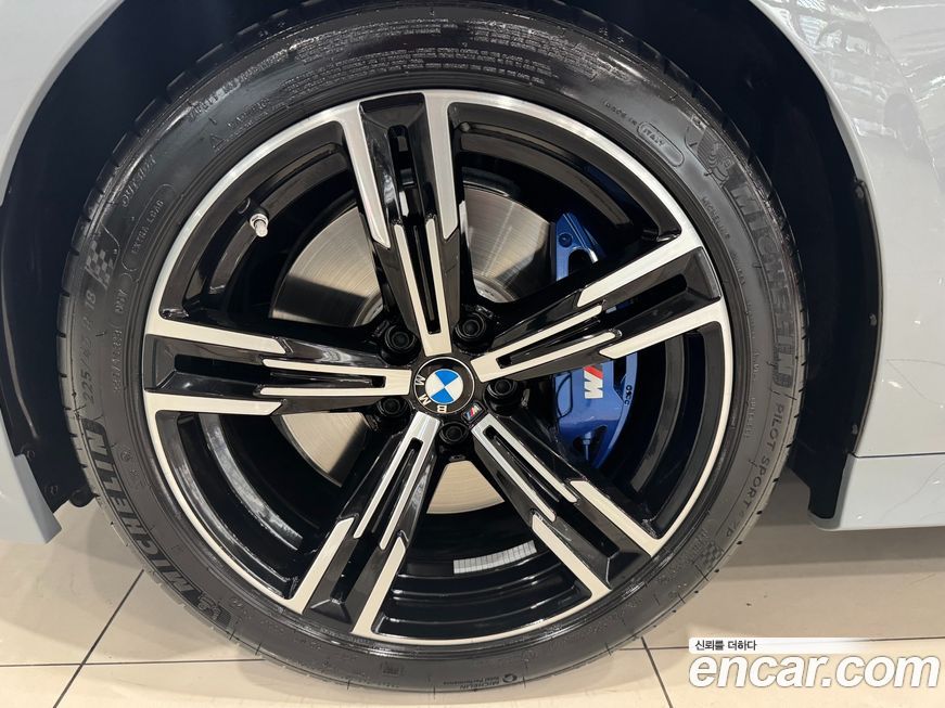 BMW 3-Series 320i M Sport, 2023