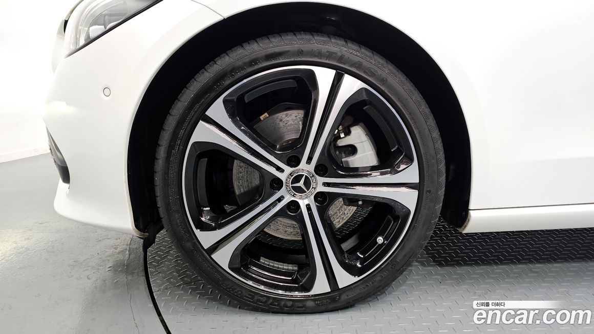 Mercedes-Benz C-Class C300 4MATIC Avantgarde, 2023