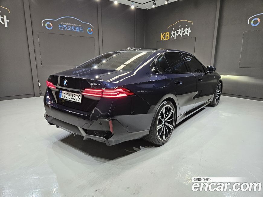 BMW 5-Series 530i xDrive M Sport, 2025