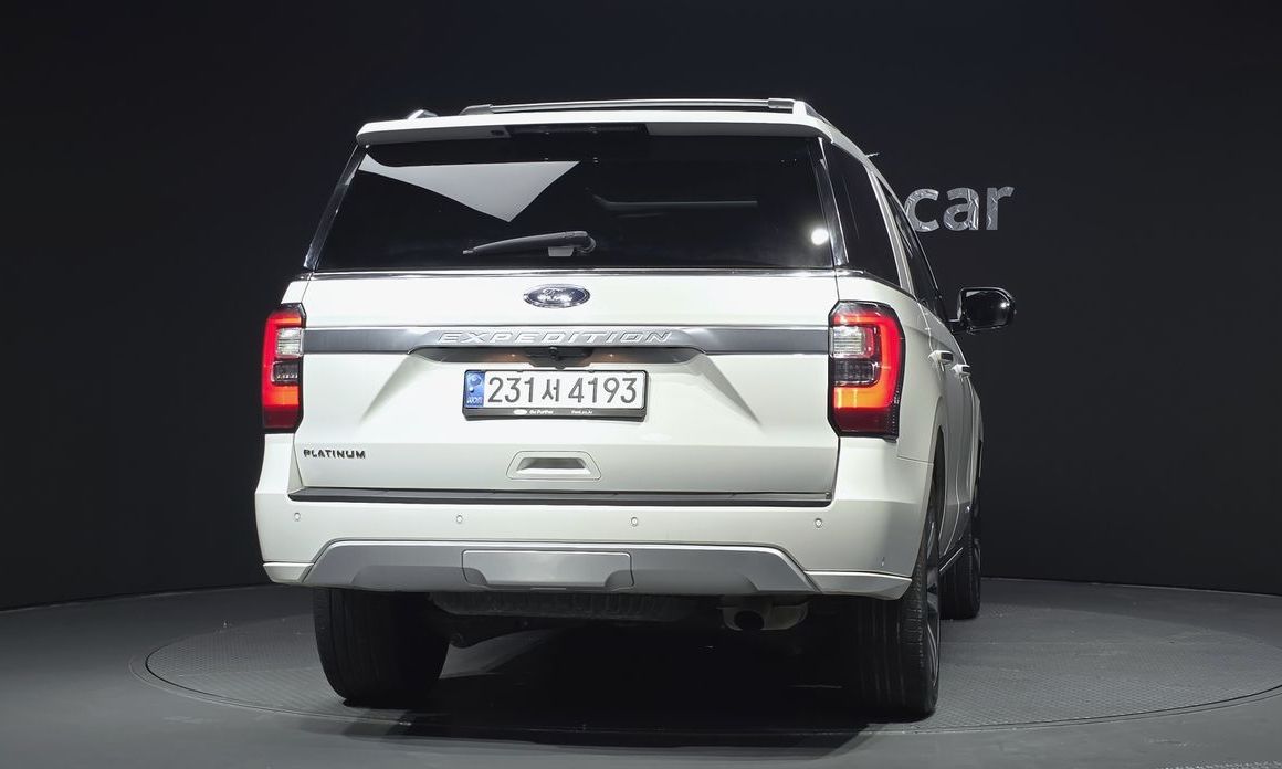 Ford Expedition Platinum 4WD, 2021