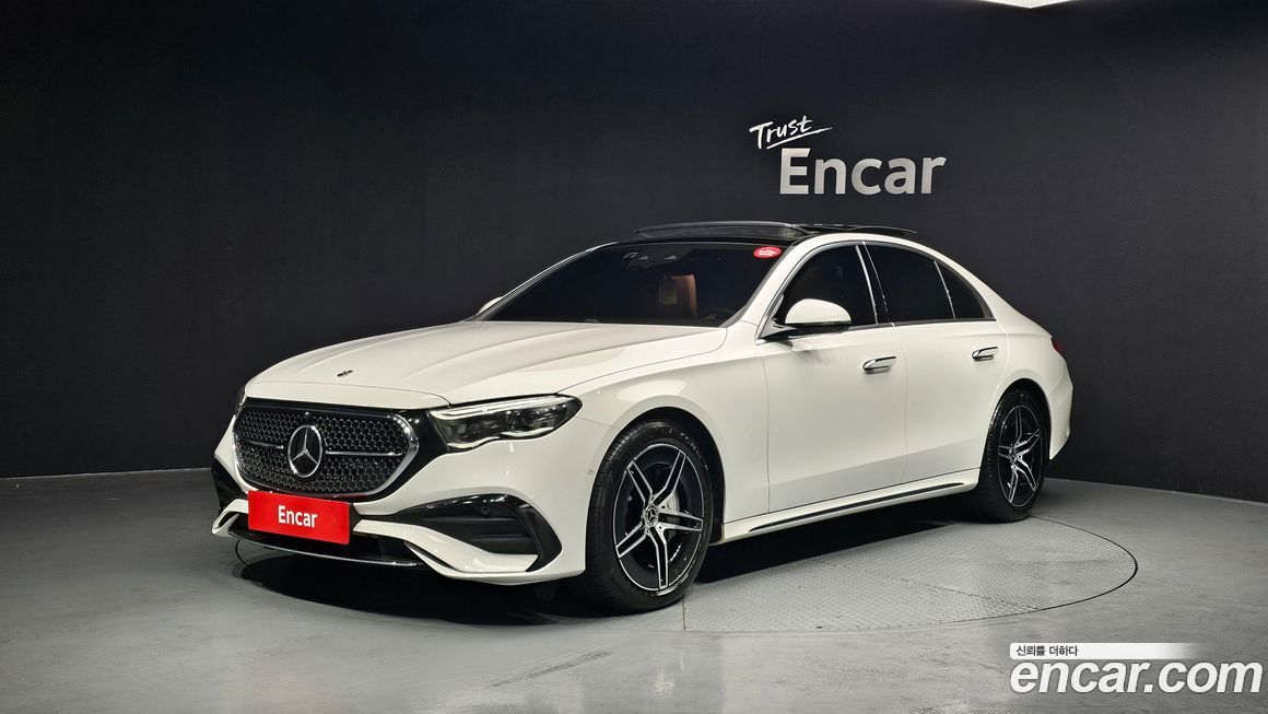 Mercedes-Benz E-Class E300 4MATIC AMG Line, 2024
