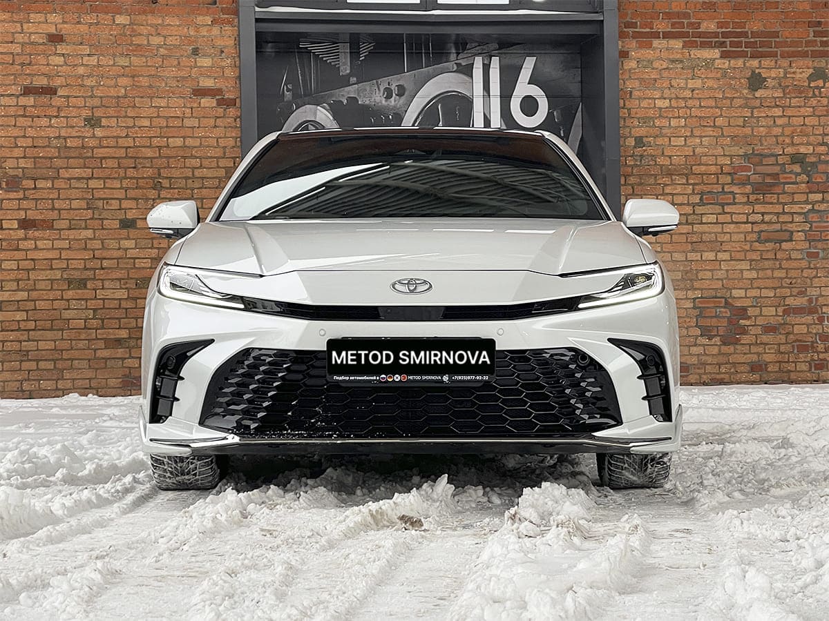 Toyota Camry 2.0 HEV (гибрид) 2025