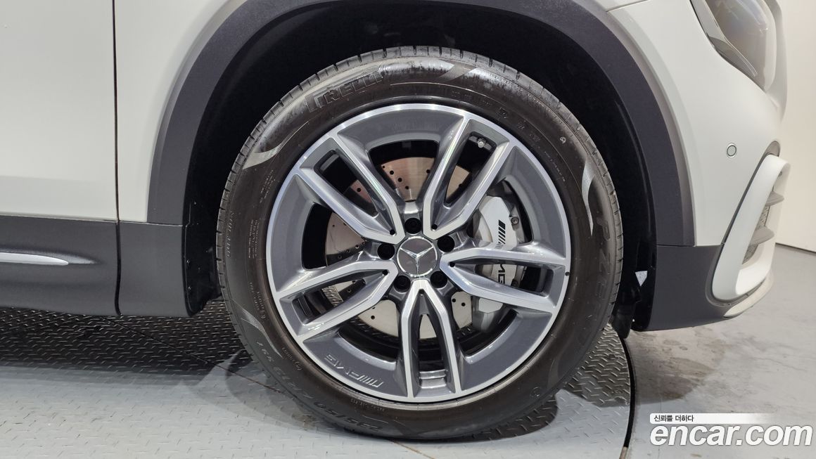 Mercedes-Benz GLB-Class AMG GLB35 4MATIC, 2025