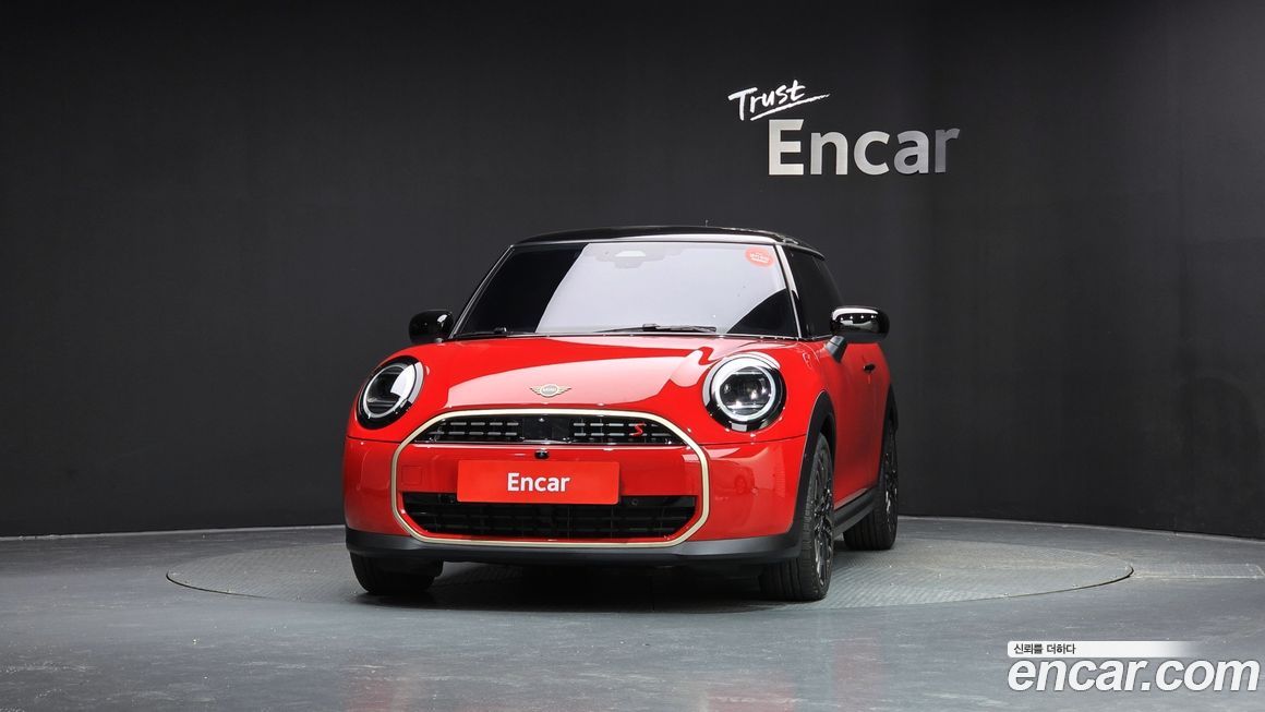 Mini Cooper Favoured, 2025