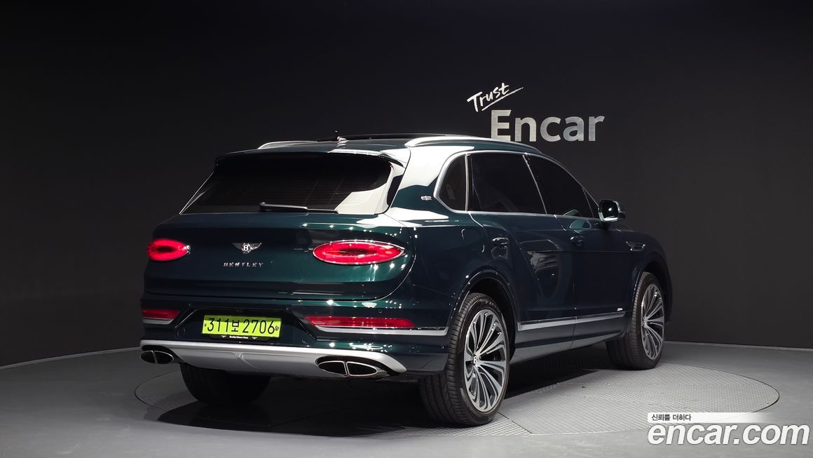 Bentley Bentayga 4.0 V8 EWB First Edition, 2024