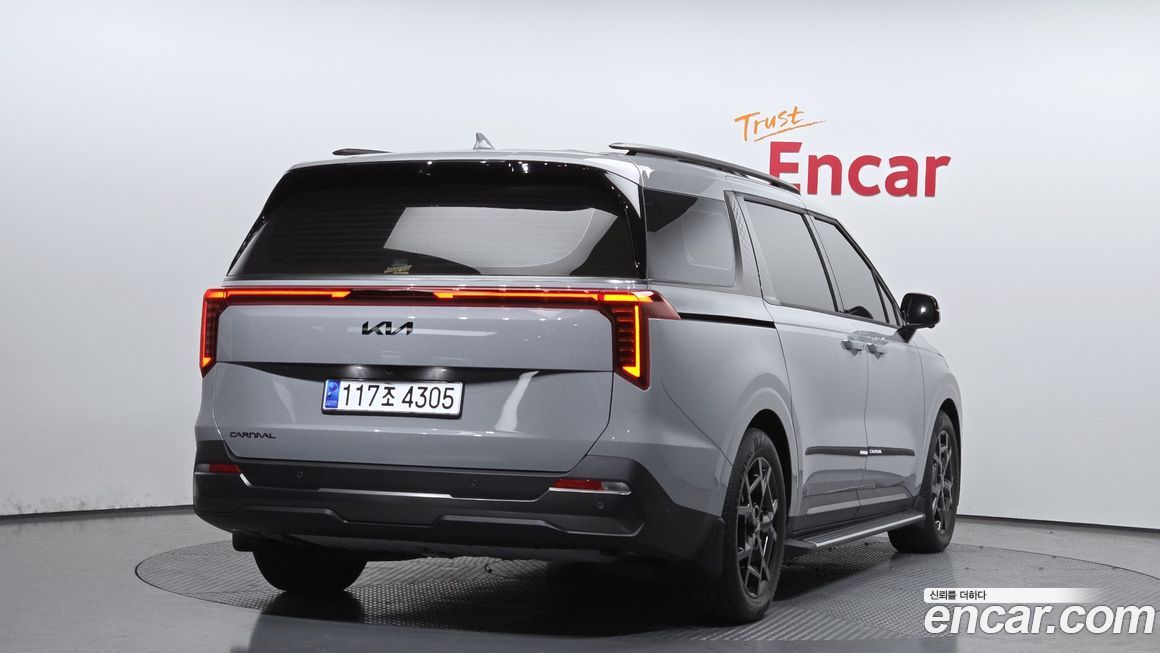 Kia Carnival 7-Seater Gravity, 2025