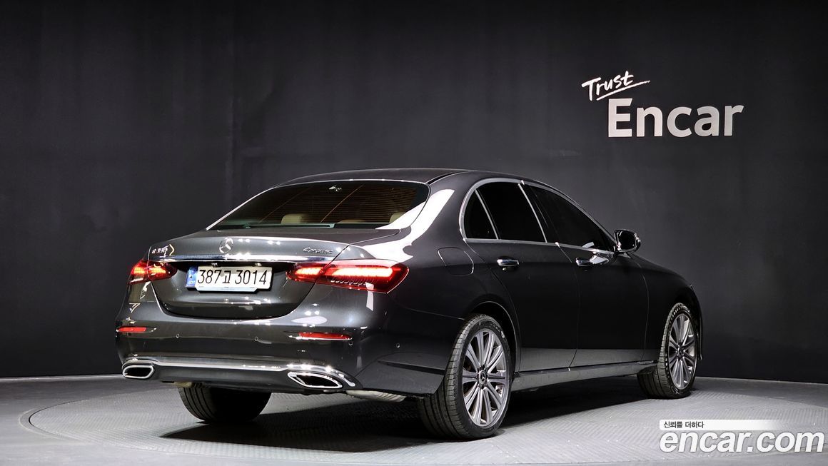Mercedes-Benz E-Class E350 4MATIC Exclusive, 2023