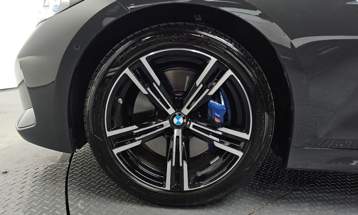 BMW 3-Series 320i M Sport, 2025