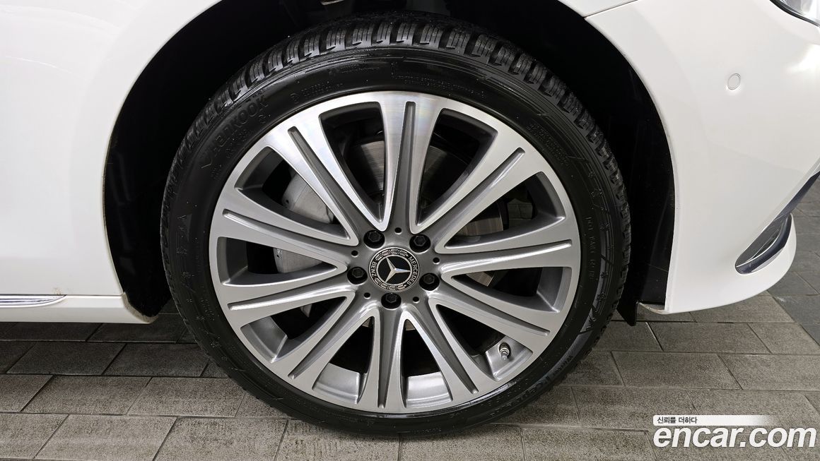 Mercedes-Benz E-Class E350 4MATIC Exclusive, 2023