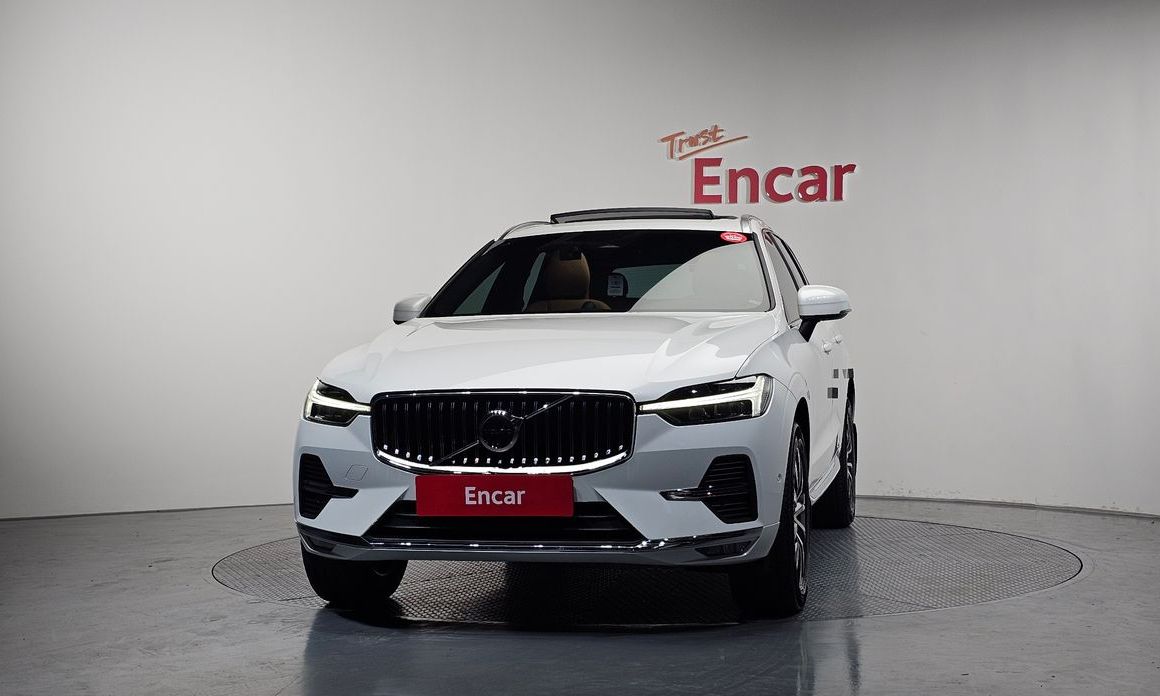 Volvo XC60 B5 Ultra Bright, 2025