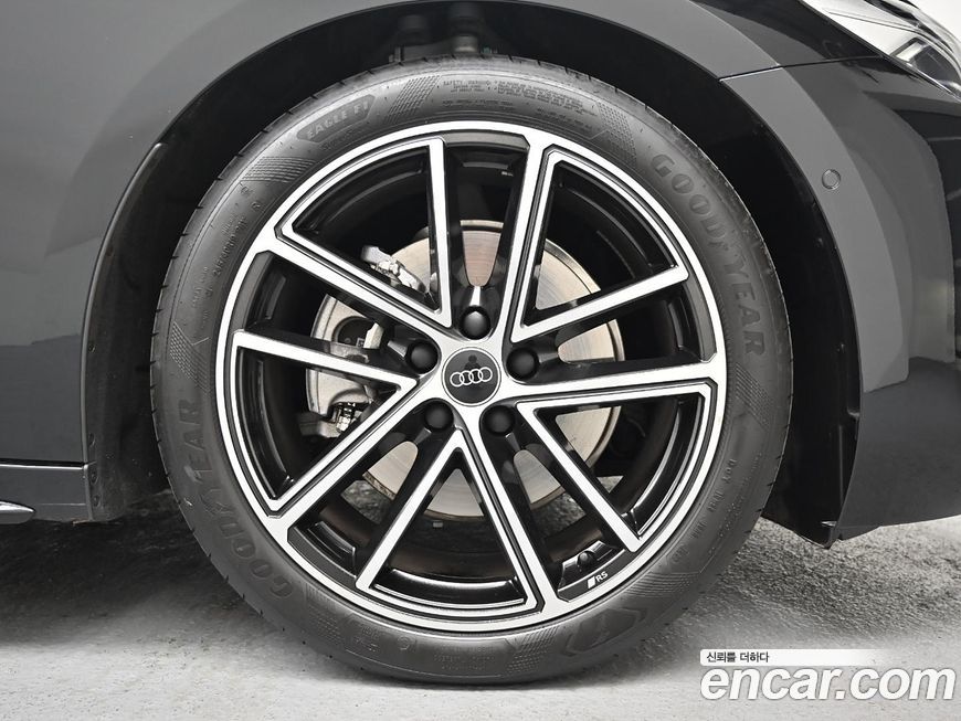 Audi A5 40 TFSI Quattro S Line, 2025
