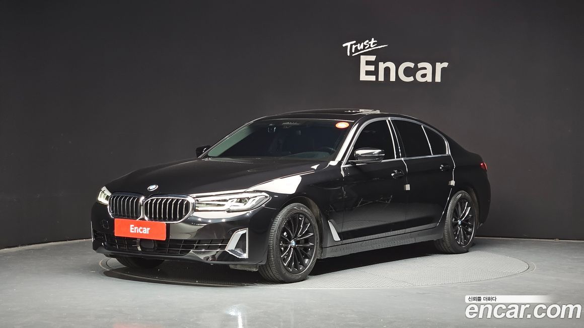 BMW 5-Series 530i Luxury, 2022