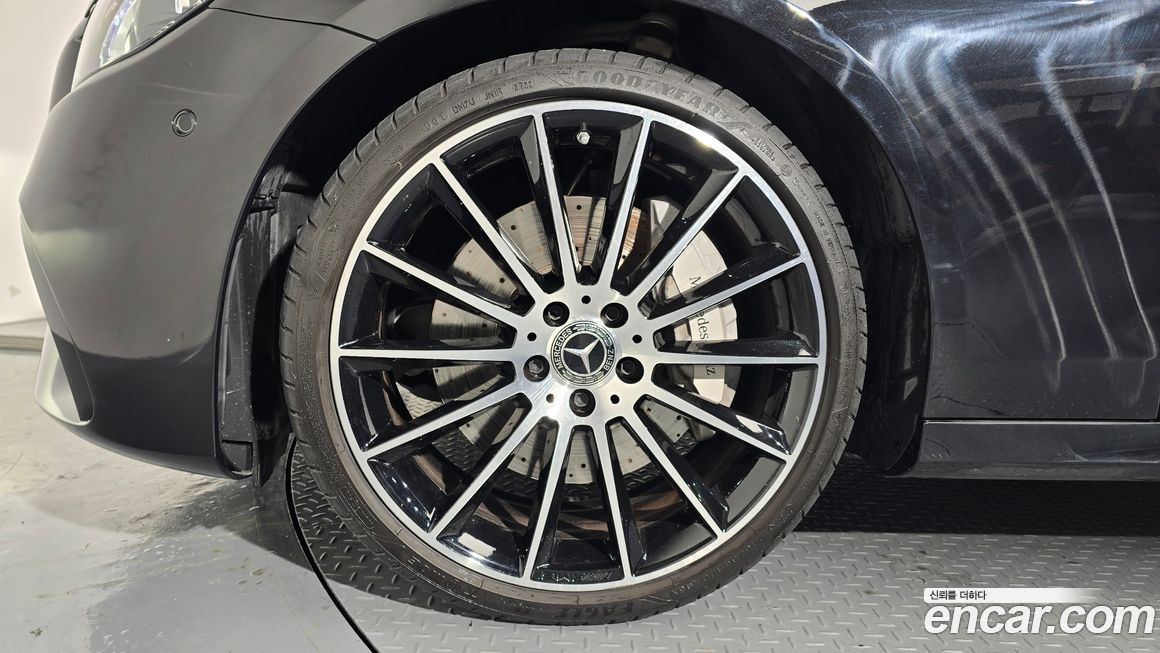 Mercedes-Benz E-Class E350 4MATIC AMG Line, 2023