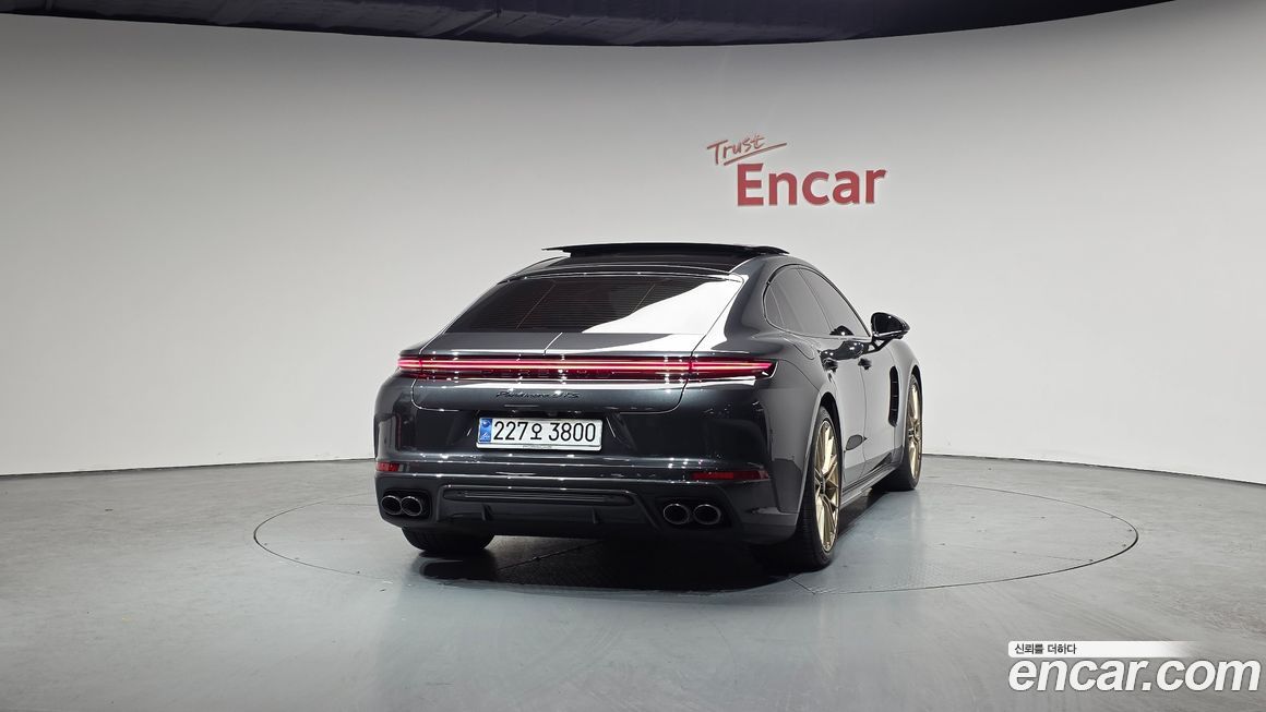 Porsche Panamera 4.0 GTS, 2025