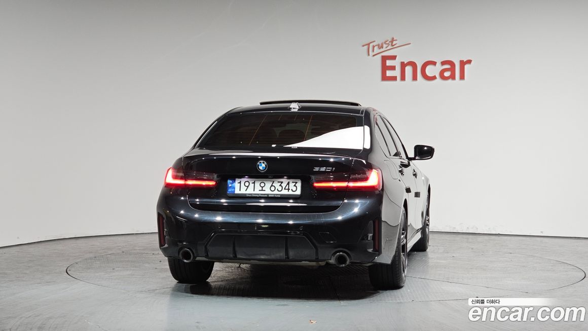 BMW 3-Series 320i M Sport, 2023
