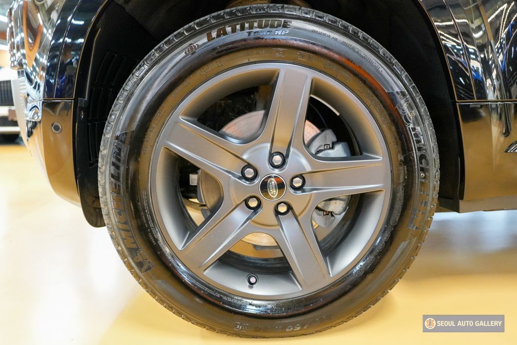 Land Rover Defender 110 P300 X-Dynamic SE, 2024