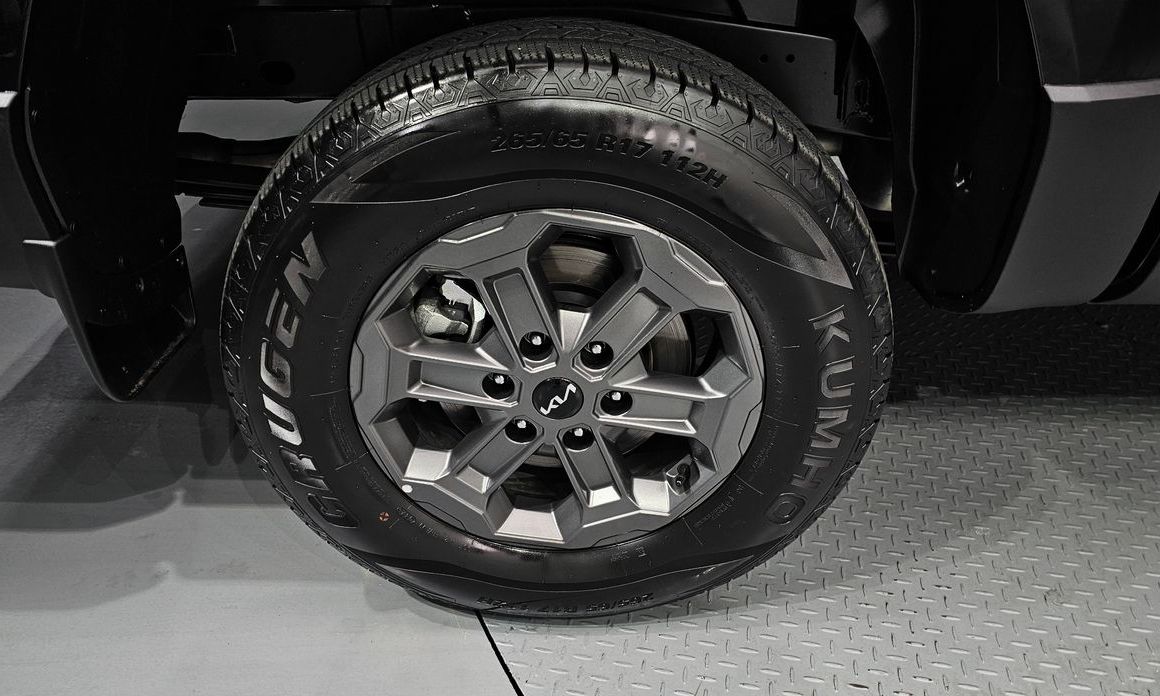 Kia Tasman 2.5T Gasoline 4WD, 2026