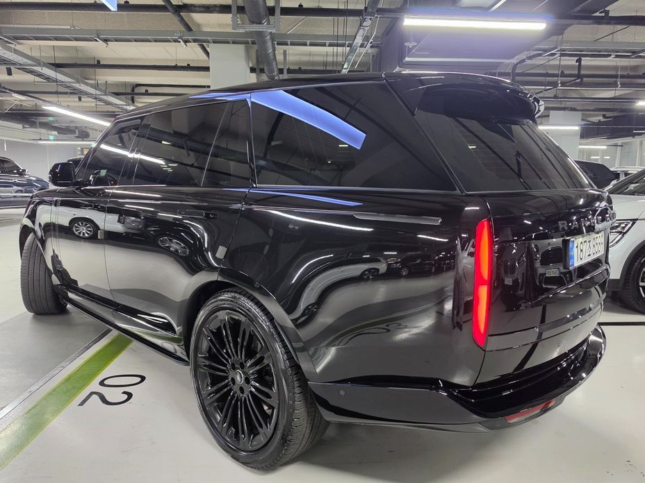 Land Rover Range Rover D350 Autobiography Long Wheel Base, 2024