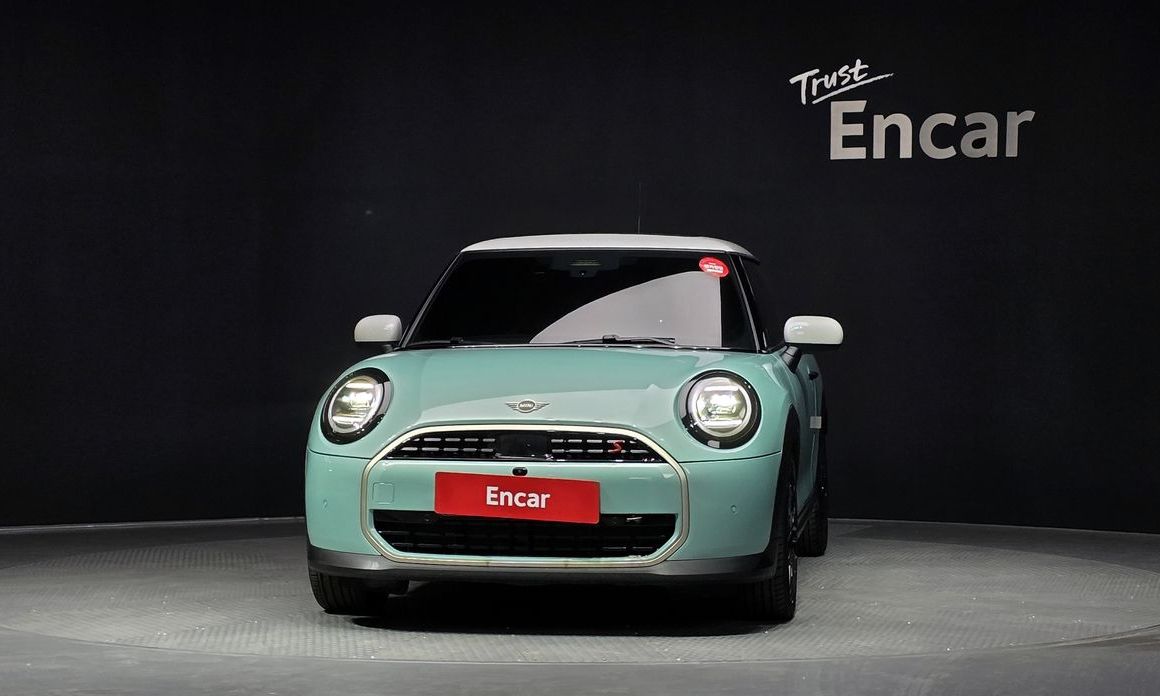 Mini Cooper Favoured, 2025