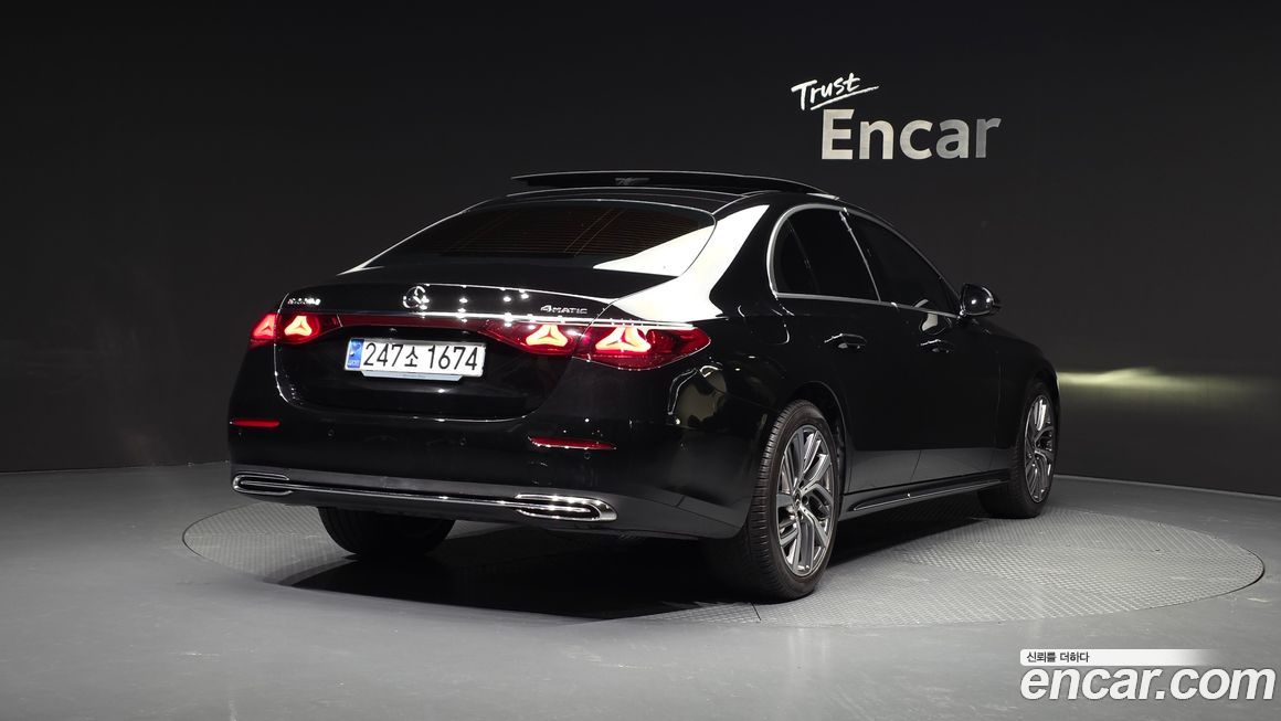 Mercedes-Benz E-Class E220d 4MATIC Exclusive, 2024