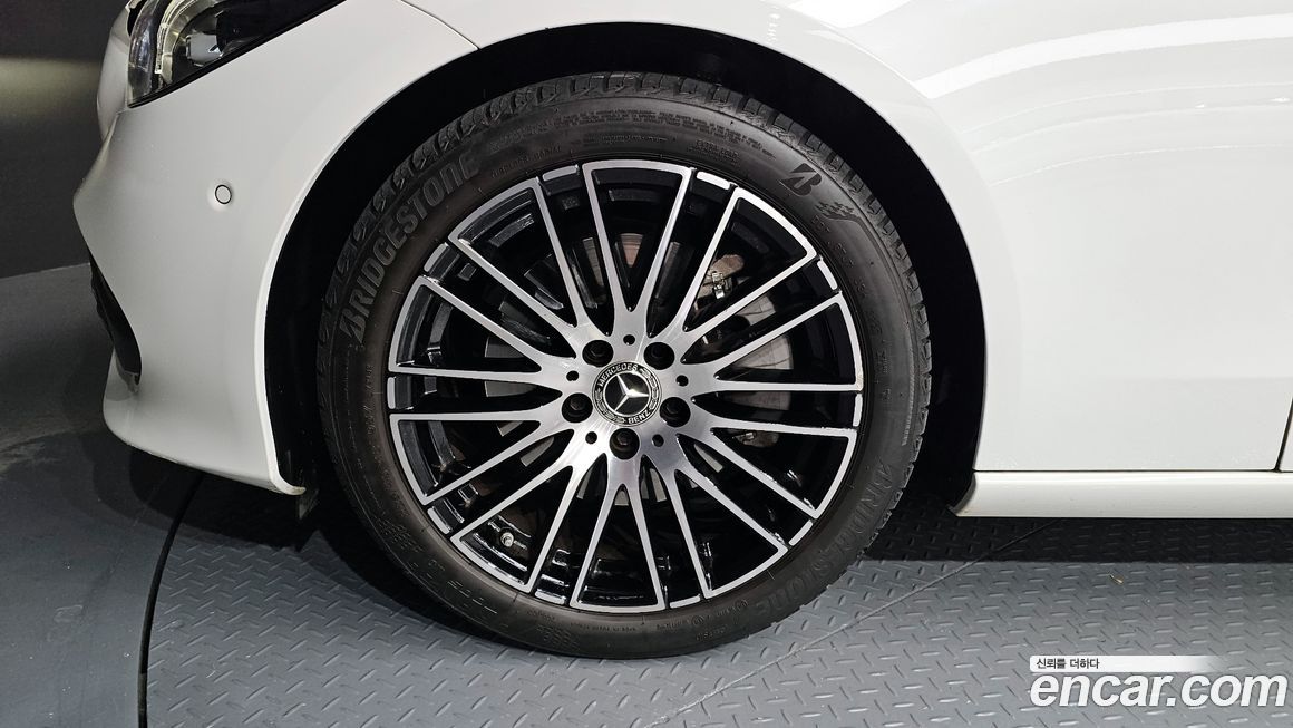 Mercedes-Benz C-Class C300 4MATIC Avantgarde, 2024