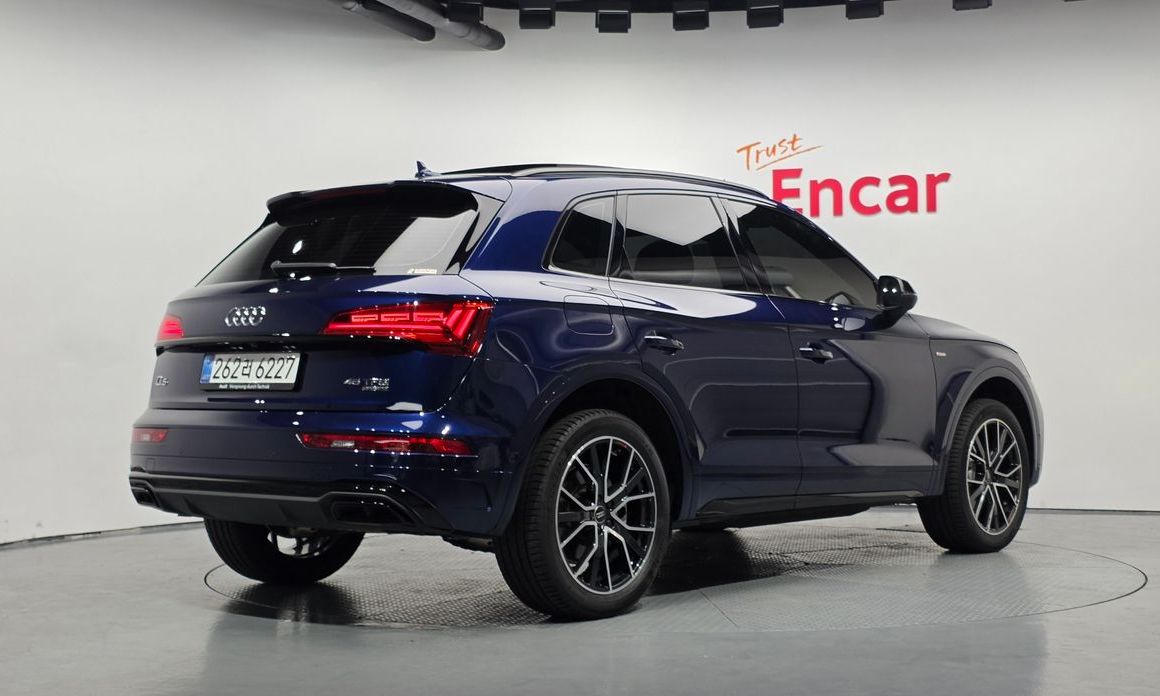 Audi Q5 45 TFSI Quattro Premium, 2024