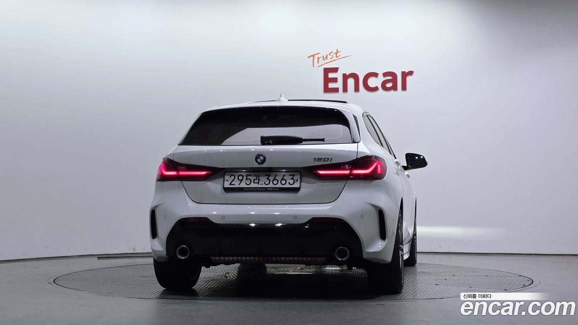 BMW 1-Series 120i M Sports, 2023