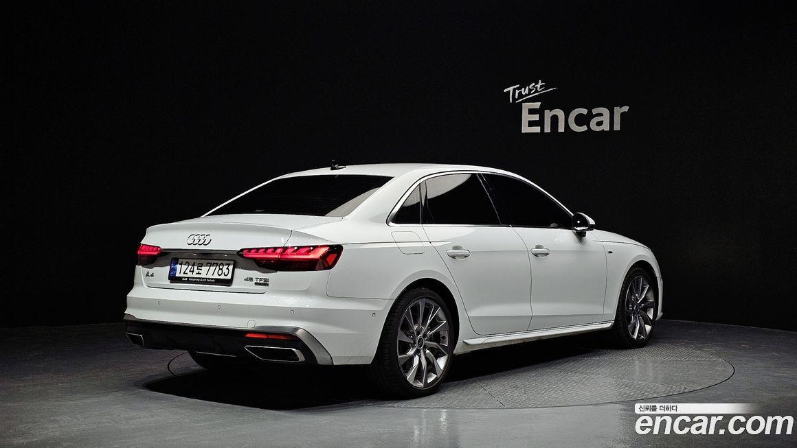 Audi A4 45 TFSI Quattro Premium, 2023