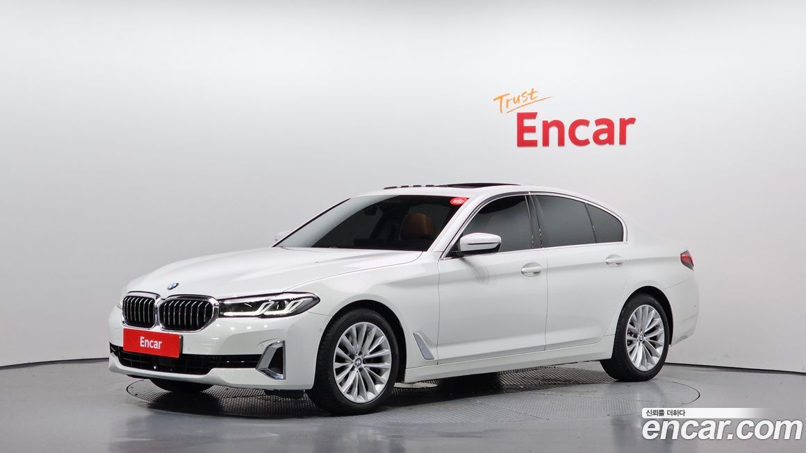 BMW 5-Series 520i Luxury, 2023