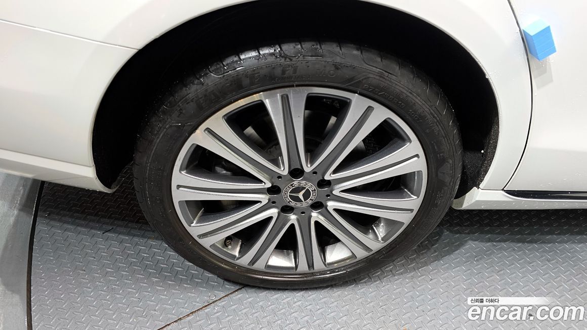 Mercedes-Benz E-Class E350 4MATIC Exclusive, 2023