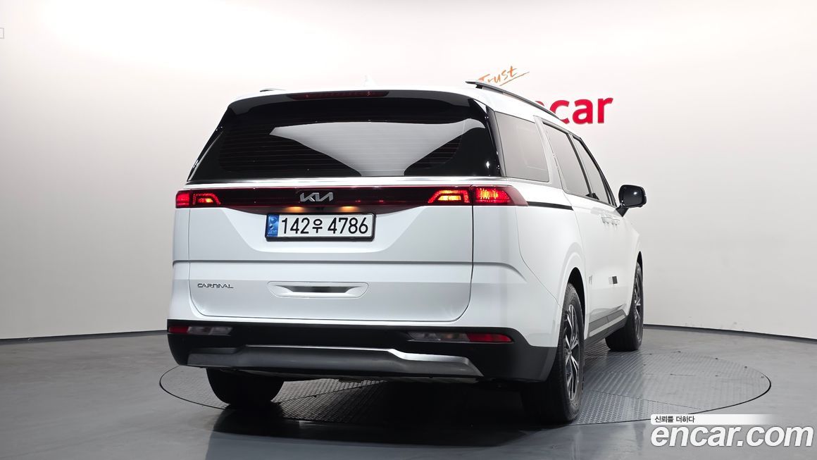 Kia Carnival 9-Seater Signature, 2023