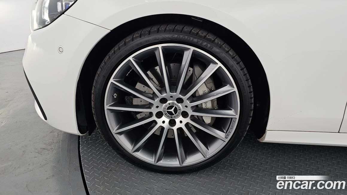 Mercedes-Benz E-Class E350 4MATIC AMG Line, 2021