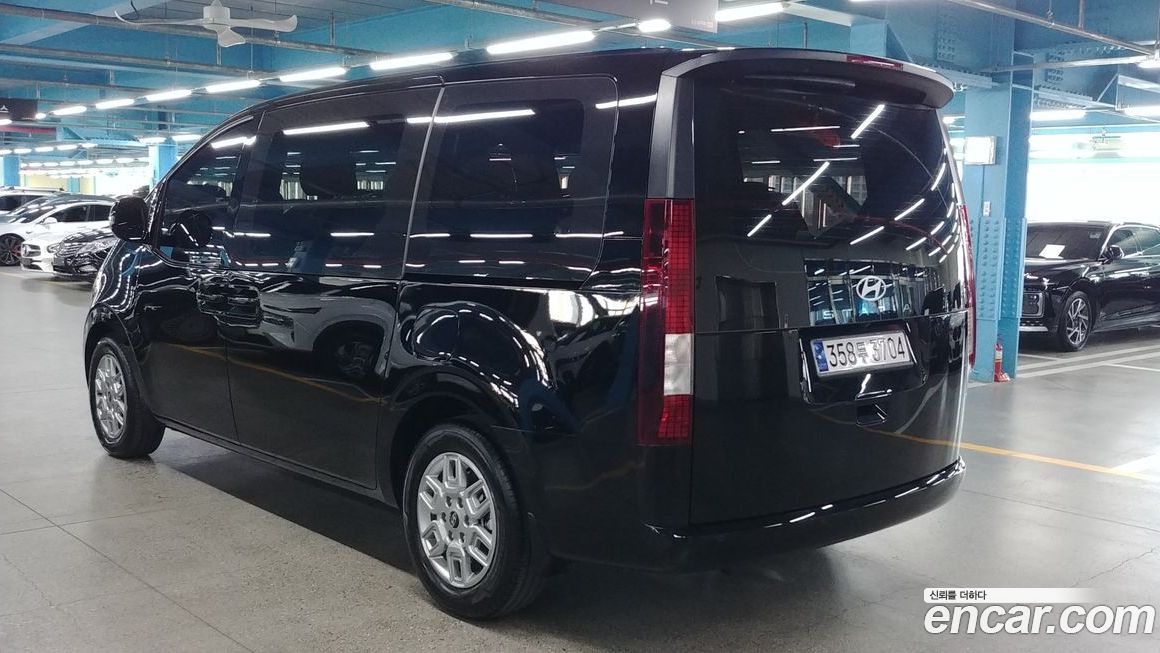 Hyundai Staria Tourer 9-Seater, 2025