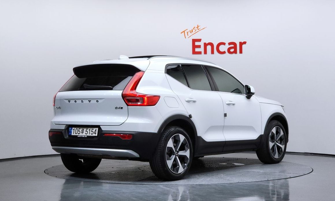Volvo XC40 B4 Ultimate Bright, 2024