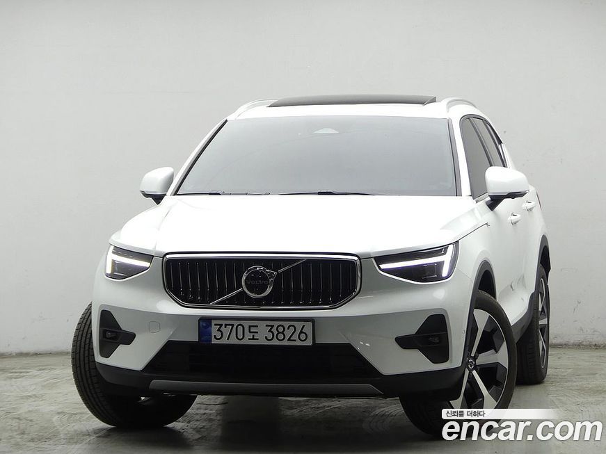 Volvo XC40 B4 Ultimate Bright, 2024