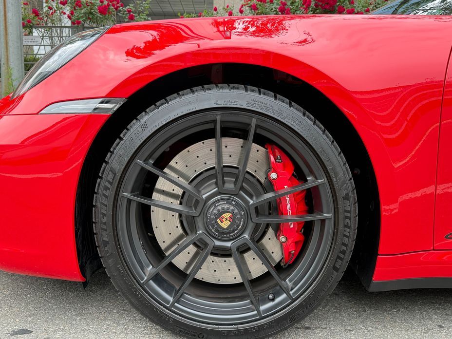 Porsche 911 Carrera GTS Cabriolet, 2024