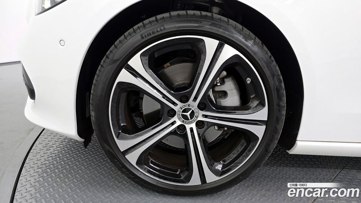 Mercedes-Benz C-Class C300 4MATIC Avantgarde, 2023