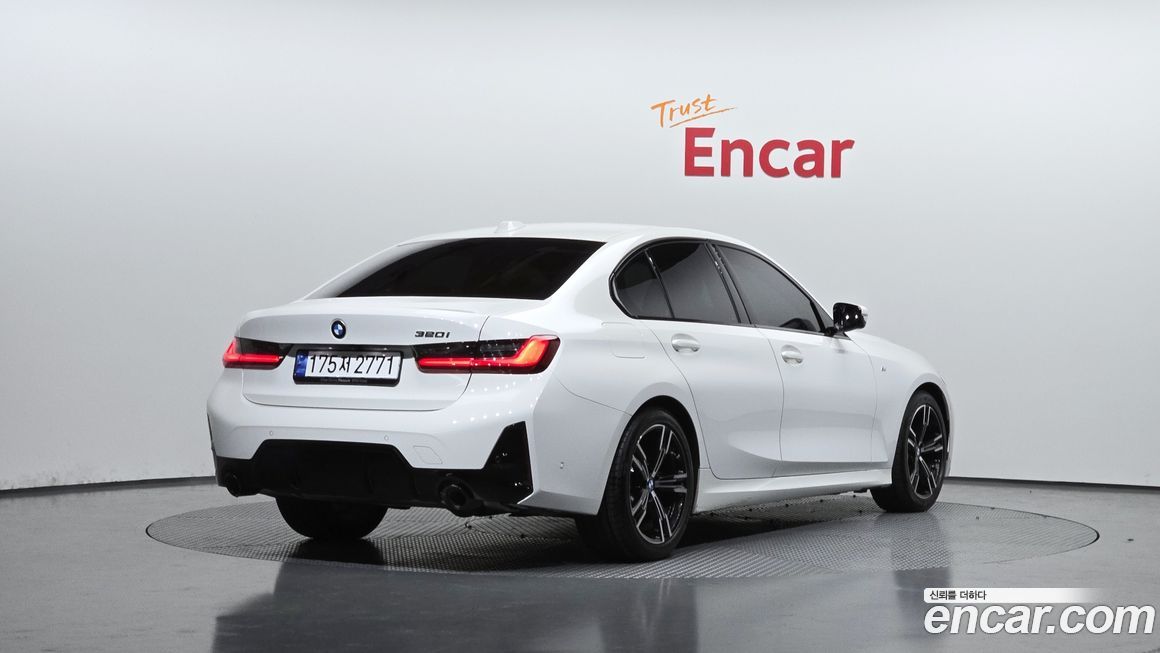 BMW 3-Series 320i M Sport, 2024