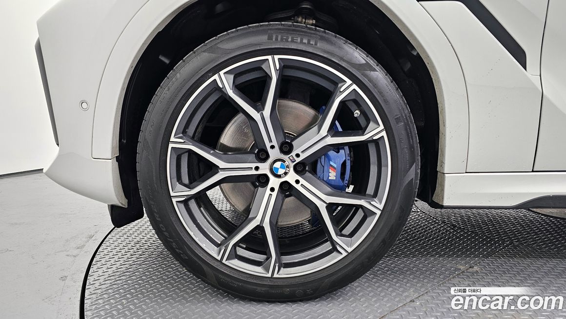 BMW X6 xDrive40i M Sport, 2021