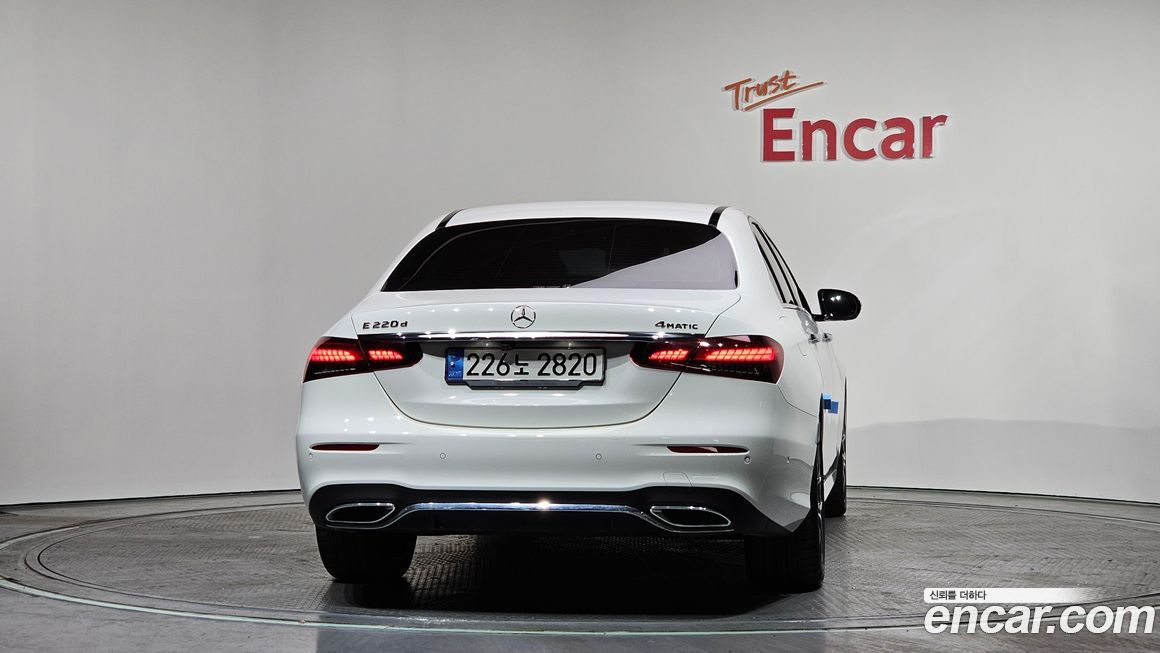 Mercedes-Benz E-Class E220d 4MATIC AMG Line, 2022