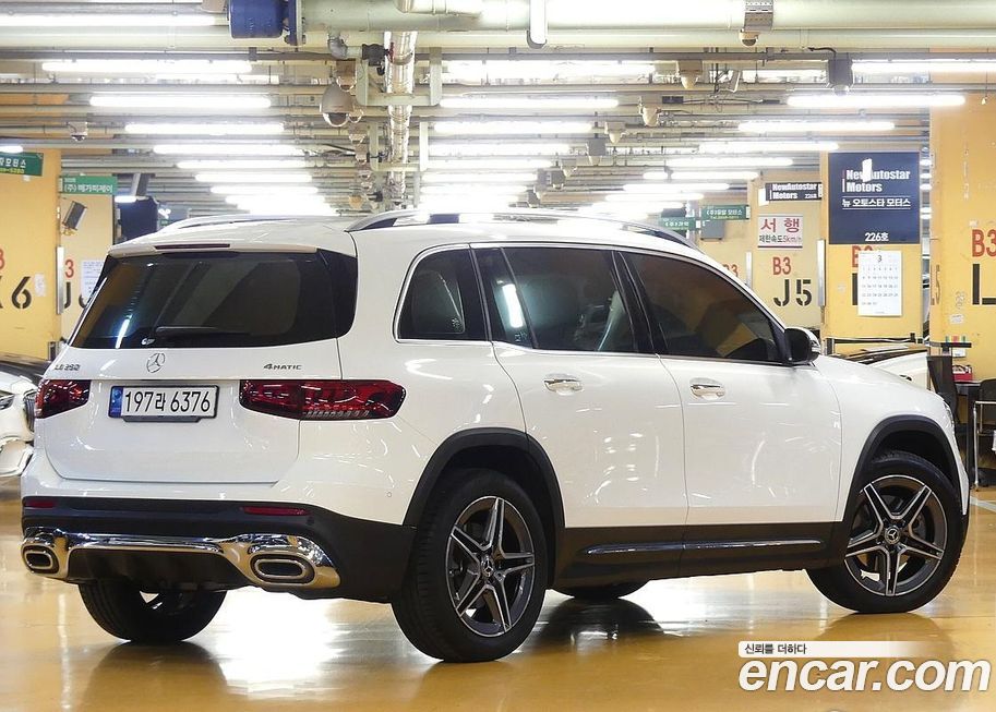 Mercedes-Benz GLB-Class GLB250 4MATIC, 2023