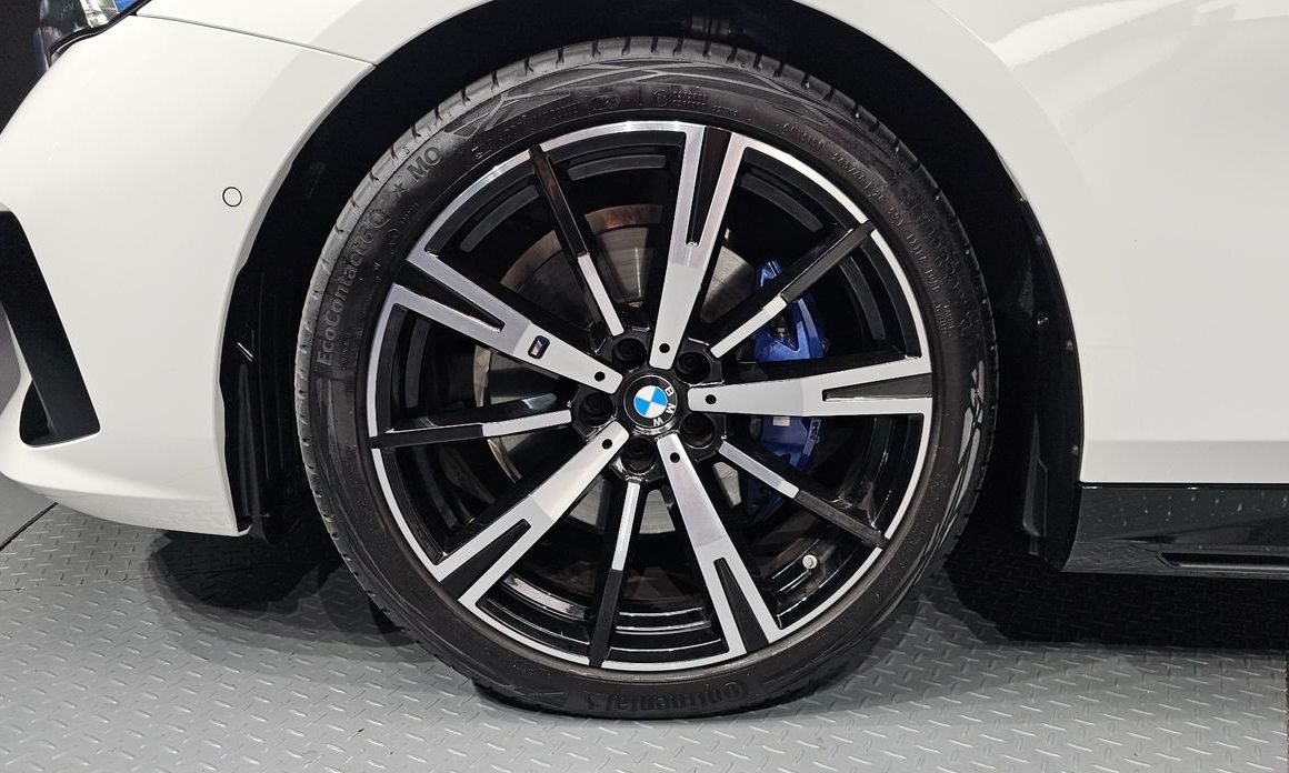 BMW 5-Series 530i xDrive M Sport, 2025
