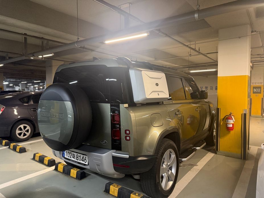 Land Rover Defender 110 D300 HSE, 2023