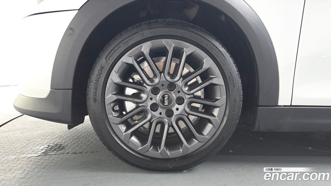 Mini Cooper 5Door Essential, 2025