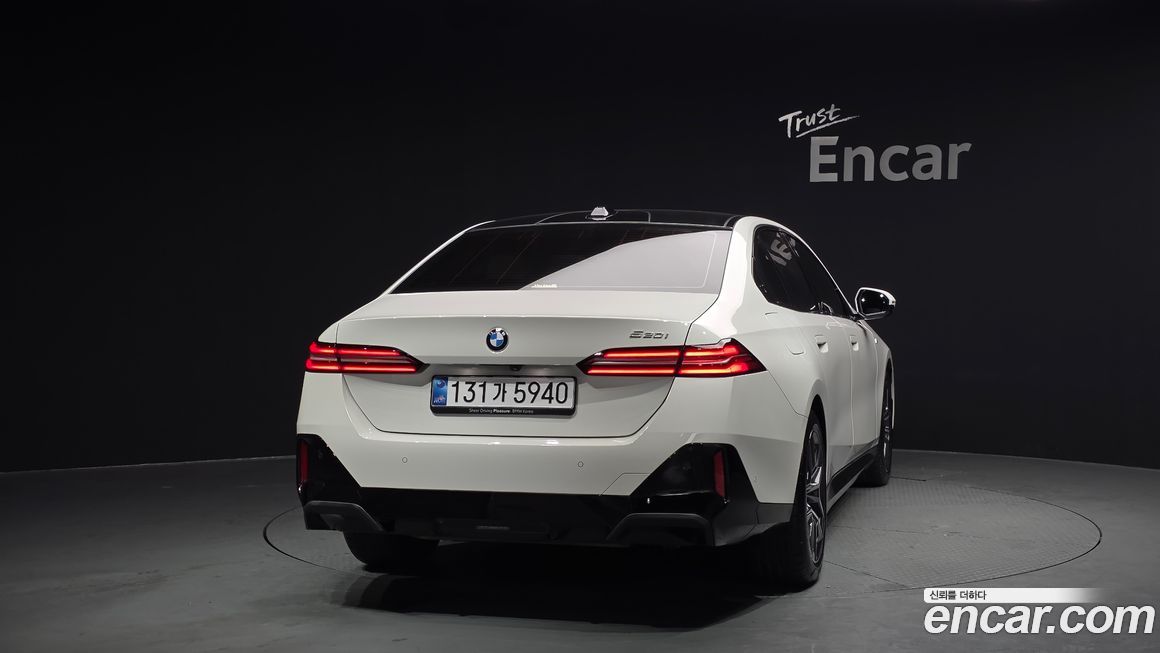 BMW 5-Series 520i M Sport, 2025