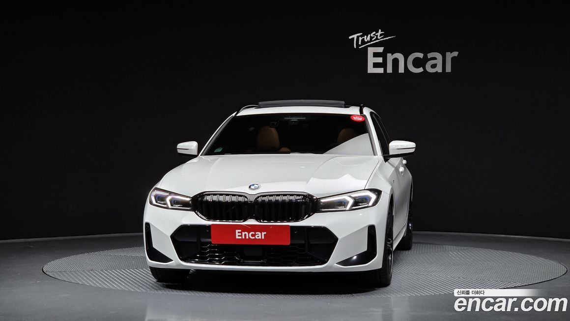 BMW 3-Series 320i Touring M Sports, 2024