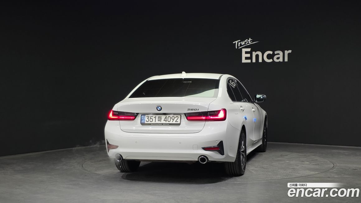 BMW 3-Series 320i, 2022