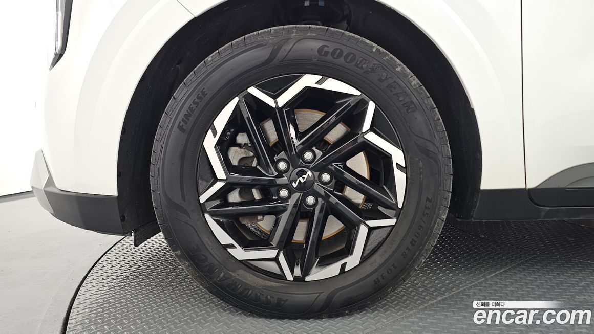 Kia Carnival 9-Seater Prestige, 2024