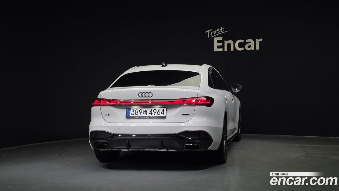 Audi A5 45 TFSI Quattro S Line, 2025