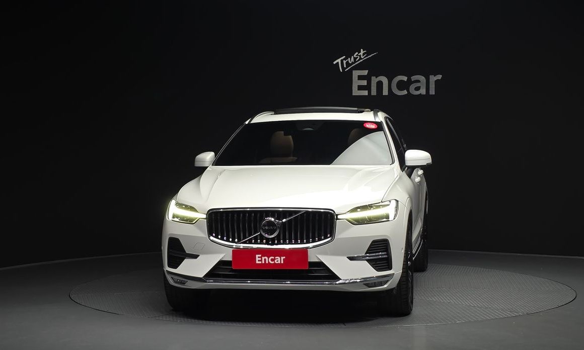 Volvo XC60 B5 Ultimate Bright, 2024